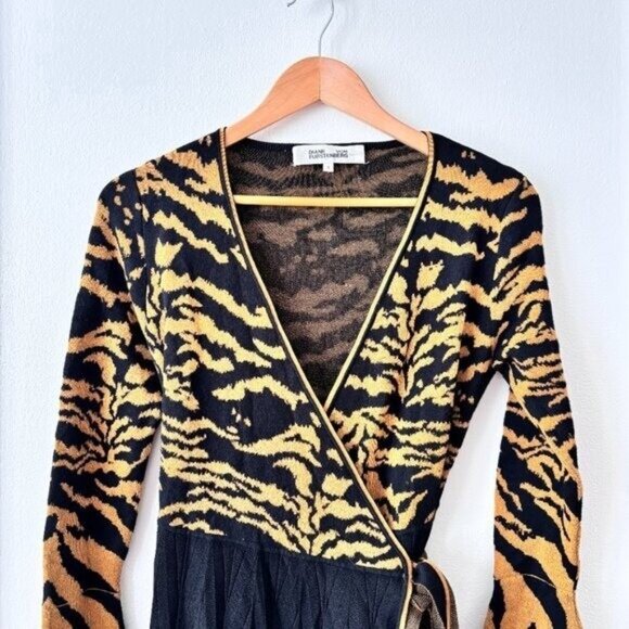 Diane Von Furstenberg Tal Jacquard Midi Wrap Dress Black Animal Print - Picture 6 of 10
